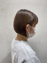 ステア ケース(stair case)&nbsp;ぱつっと切りっぱなし丸みボブまとまる内巻きヘア