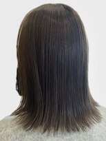 トリッカ 代官山(tricca)&nbsp;【tricca代官山rin】オリーブグレージュ/ぱつっとミディアム