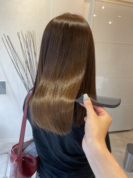 ウタリ(utari) 艶髪と透明感ブラウン【難波 桜川/髪質改善】