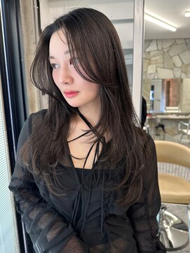 サイン 渋谷(SIGN) レイヤーカットくびれヘア水光肌ブリーチ無し大人可愛い暗髪