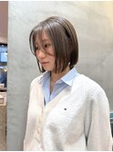 切りっぱなしボブ×オリーブベージュ