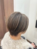 プライベート ヘアサロン カオ(private hair salon kao) 白髪ぼかしハイライト、ショート