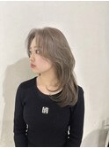 レイヤーカット　ハイトーンカラミルクティーベージュ