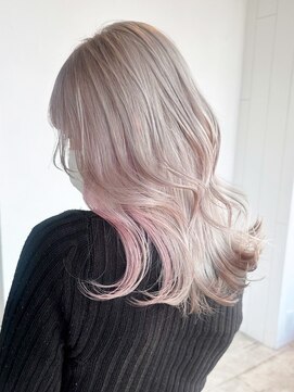 アルバム 銀座(ALBUM GINZA) ロング顔周りレイヤーホワイトグレージュくびれヘア_ba551751