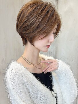 アフロート ルヴア(AFLOAT RUVUA) みね.大人ショートでクールに可愛く!30代40代小顔新宿丸顔面長