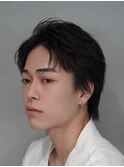 大人の抜け感を演出する、今トレンドのフェザーパーマ