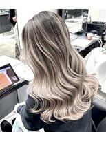 シエラ 堀江(CIERA.)&nbsp;髪型 ミディアムウルフボブボブウルフハイライト