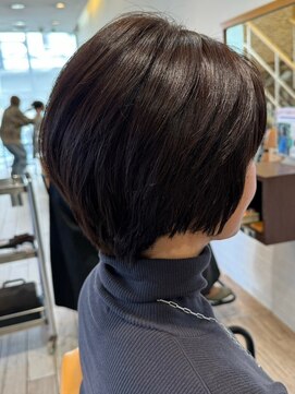 クラップス オル 金沢八景(CLAPS Ore) 金沢八景ショートボブイルミナカラー丸みレイヤーくびれショート