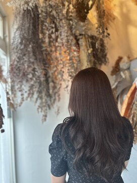 ヘアーサロン アンズ やわらかく女性らしい雰囲気を出すピンク