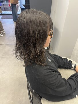 クラン 岡本(Chlan) ラフウェーブミディ　抜け感×ナチュラルパーマ