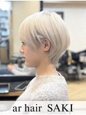 ホワイトカラー＋ショートスタイル