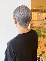 ルッツ(Lutz. hair design)&nbsp;8/26 シルバー ショート【千代田彩夏】