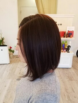 ホワイトスペース(whitespace) 上品前下がり