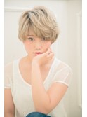 ジェンダレス×ハイトーンアッシュ×ショートボブ