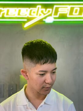 グリーディーフォックス 代々木(Greedy FOX) コンマヘア/センタ-パ-ト/ツイストスパイラル/スキンフェード