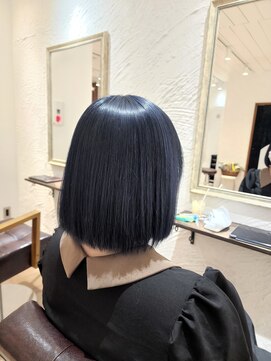 アマレット(Amaretto) 【パーソナルカラー診断×ブルーブラック】髪質改善