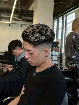 リッチブランドアンドコー(Rich Brand&Co) かき上げヘア七三ヘアツーブロックメンズ波巻きスパイラルパーマ