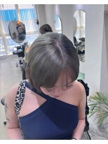 トーン(tone)&nbsp;ハイトーングレージュ×ミニボブ