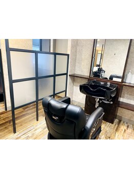 騒がしいのが苦手な方に.落ち着いた雰囲気と初めてでもくつろげるプライベートな空間でお待ちしております.