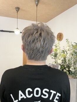 シュシュ(SHU-SHU)の写真/シークレットハイライト(白髪ぼかし)・白髪活かしでオシャレを楽しめる◎