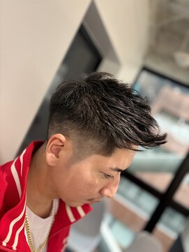 リバティシェアバーバー 銀座(LIBERTY SHARE BARBER) ローフェードジェットモヒカン