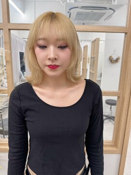 ネウィ ファミ 吉祥寺(newi fhami) 大人可愛い20代30代40代ワンサイドショートボブ丸み前下がり