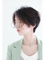 エクリ(equri×SHISEIDO) 抜け感のある大人ショートヘア