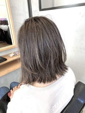 ソッカ(socca) 切りっぱなしミディアムレイヤーボブ