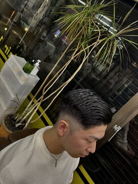 ヘアーイチヨンイチ(Hair 141) フェード/七三パート