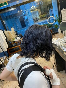 オリノ(olino) ネイビー×パーマ◎