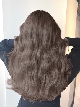 アマトウキョウスマートサロン(AMA TOKYO×Smart Salon) ヘーゼルベージュ　ブリーチなし　レイヤーカット　海外風