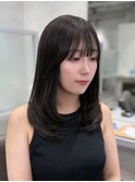 【上品にまとまる黒髪ミディアムスタイル】
