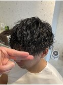 波巻きツイスパメンズ黒髪パーマツーブロック刈り上げ