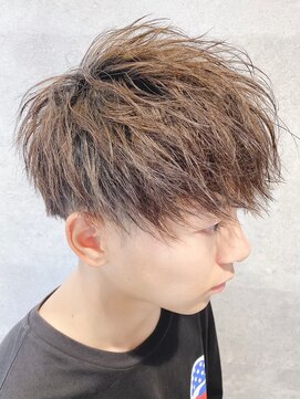 アミ(Ammi) ◆メンズヘア/マッシュ/センターパート/ウルフ/ツーブロック