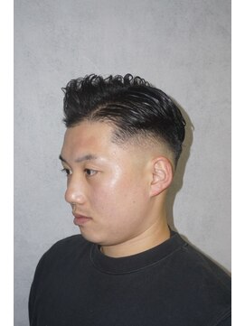 タフ バーバーショップ(TOUGH BARBER SHOP) side part style