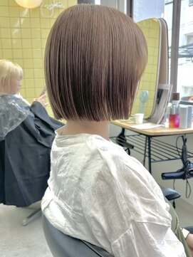 ヒビヲ(HIBIO) タッセルボブ切りっぱなしボブ外ハネボブベージュダブルカラー