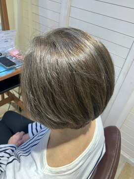 ネオリーブウリ 二子玉川店(Neolive uri) イメチェンホワイトブロンド外ハネボブ美髪ワイドバング
