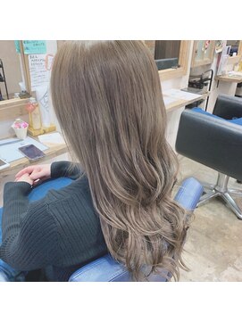 フィン(FiN by allure) ミルクティーアッシュ/下河原 聡