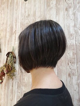 アイヴァンキャトル山野愛子 東陽町イースト21モール店 前下がりボブ
