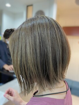 ホワイトストーン WHITE STONE 熊本ハイライトぼかしハイライトベージュカラー外ハネボブ