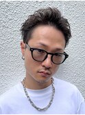 短髪ツーブロッククセ毛風パーマスパイキーショート