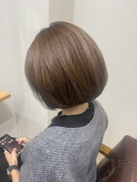 ハーツ(Heart's) 白髪ぼかしハイライト大人ボブ