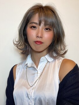 カットバンク(CUT BANK) 透明感のあるグレージュ