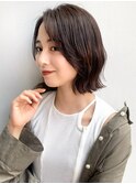 大人かわいいくびれミディに透明感たっぷりな上品グレージュ