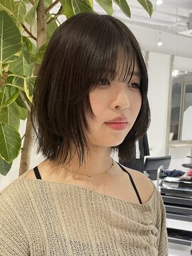 ヨロ 上野(YOLO) ハイライトカラーミルクティーベージュケアブリーチボブ