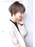 イルミナ　ショコラベージュ　くびれヘア　小顔