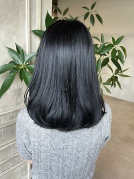 トリア(the tria) 【chika】透明感ブルーブラック