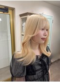 抜きっぱなしブロンド×顔周り小顔カット