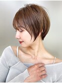 大人女性に似合う柔らか質感の丸みショート縮毛矯正