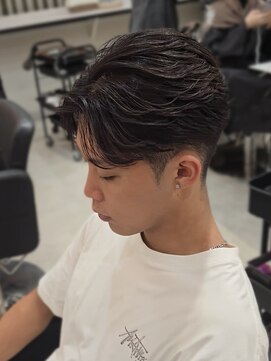 ラピス 名古屋駅前店(Lapis) フェザーショート/毛流れスタイル/センターパート